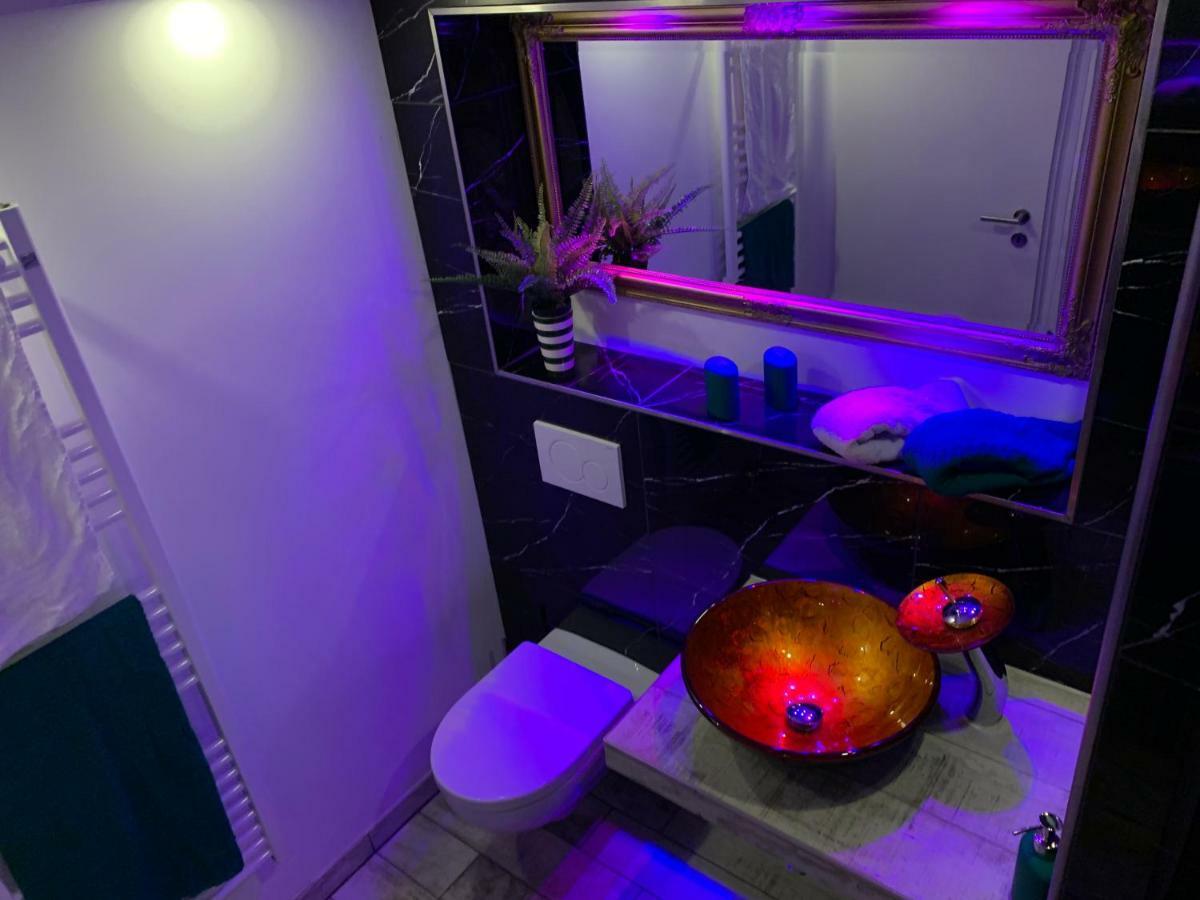 Schick Hamburg Apartment เกสทาคท์ ภายนอก รูปภาพ